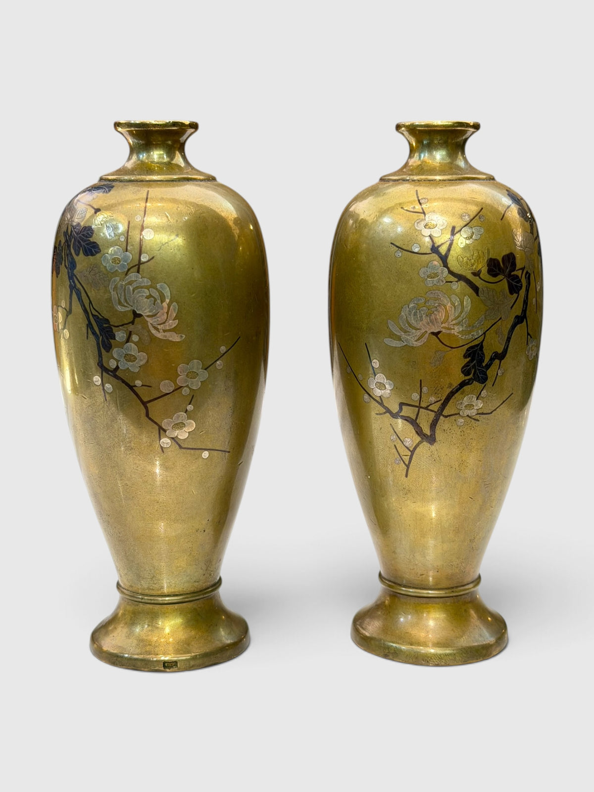 A FINE PAIR OF JAPANESE MIXED-METAL INLAID SENTOKU BRONZE VASES, SIGNED KYOTO KURODA ZŌ, MEIJI PERIOD