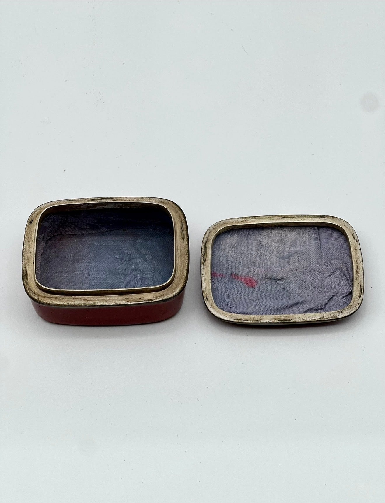 A Fine Japanese Cloisonné Enamel Incense Box (Kōgō) with Dragon
Meiji period