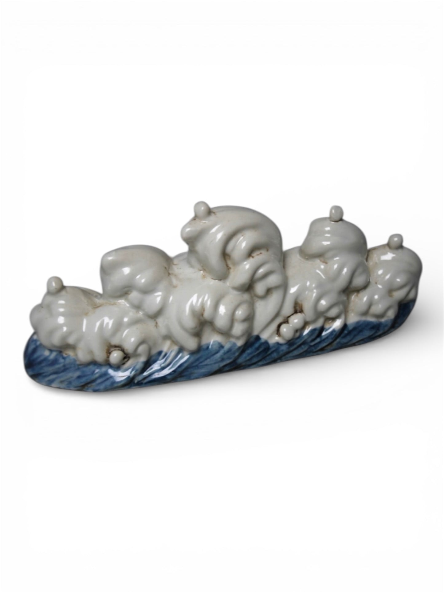 A Rare Hirado ware Wave Brush Rest (Nami-gata Fudeoki) — Meiji period