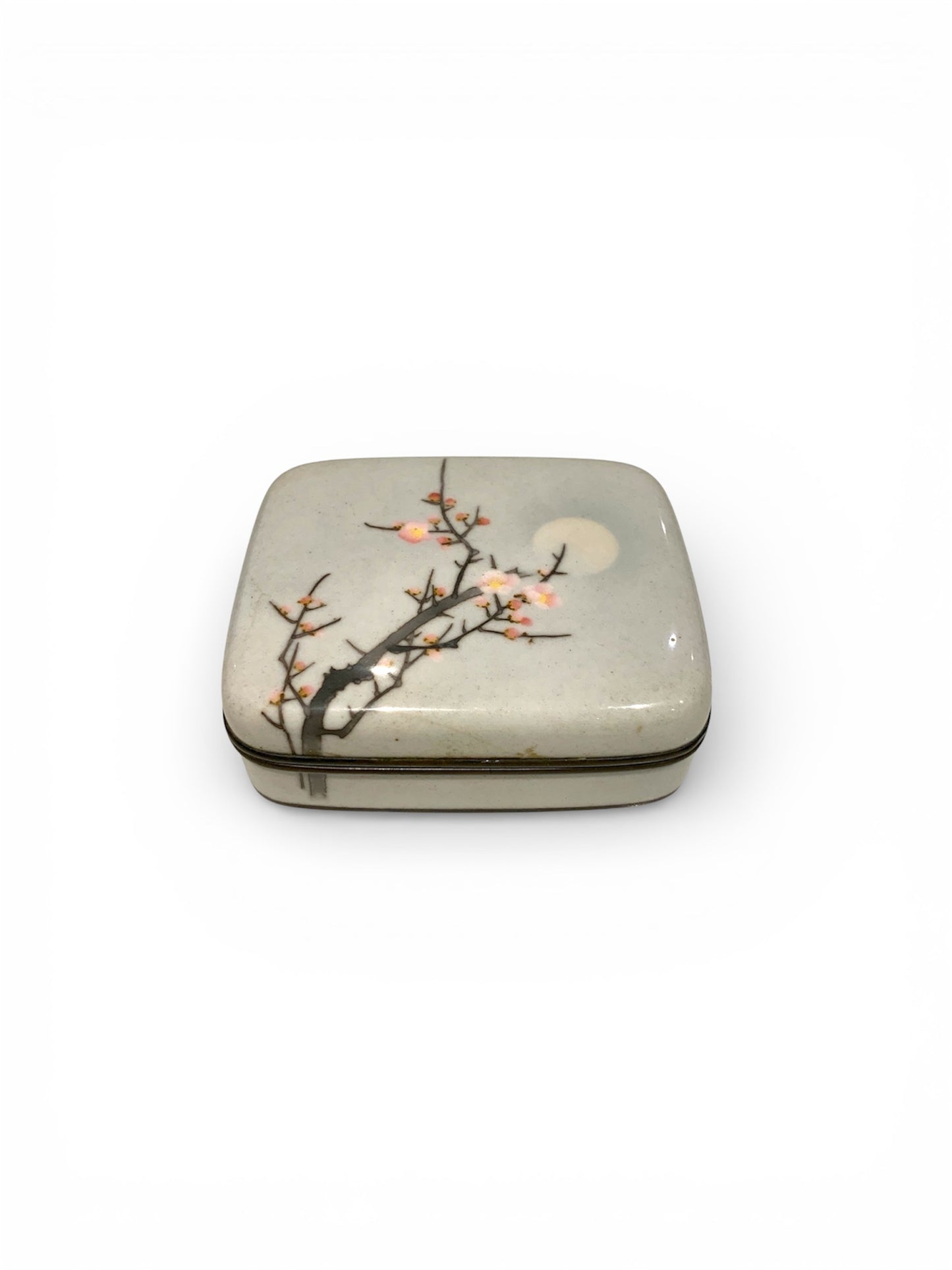 A Japanese Cloisonné Enamel Box and Cover by Namikawa Sōsuke
Meiji period