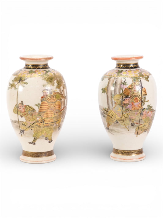 A Fine Pair of Japanese Satsuma vases signed by Choshuzan 長州山.Meiji period.