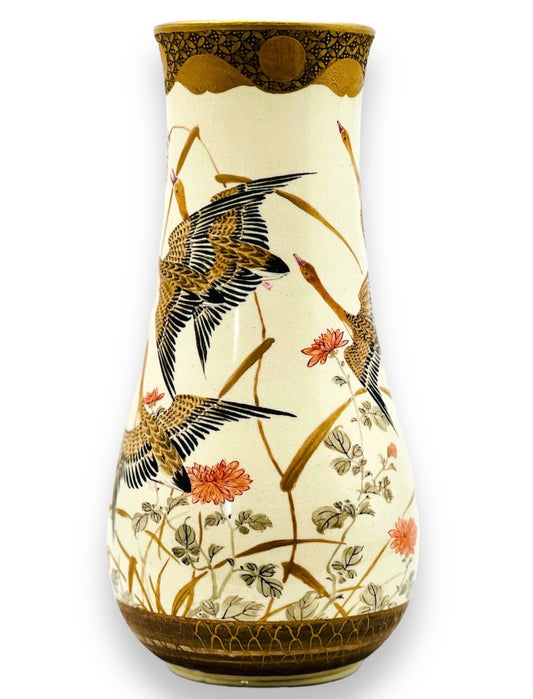 A Fine Japanese Satsuma Earthenware Vase by Taizan Yōhei (帯山与平)Meiji period