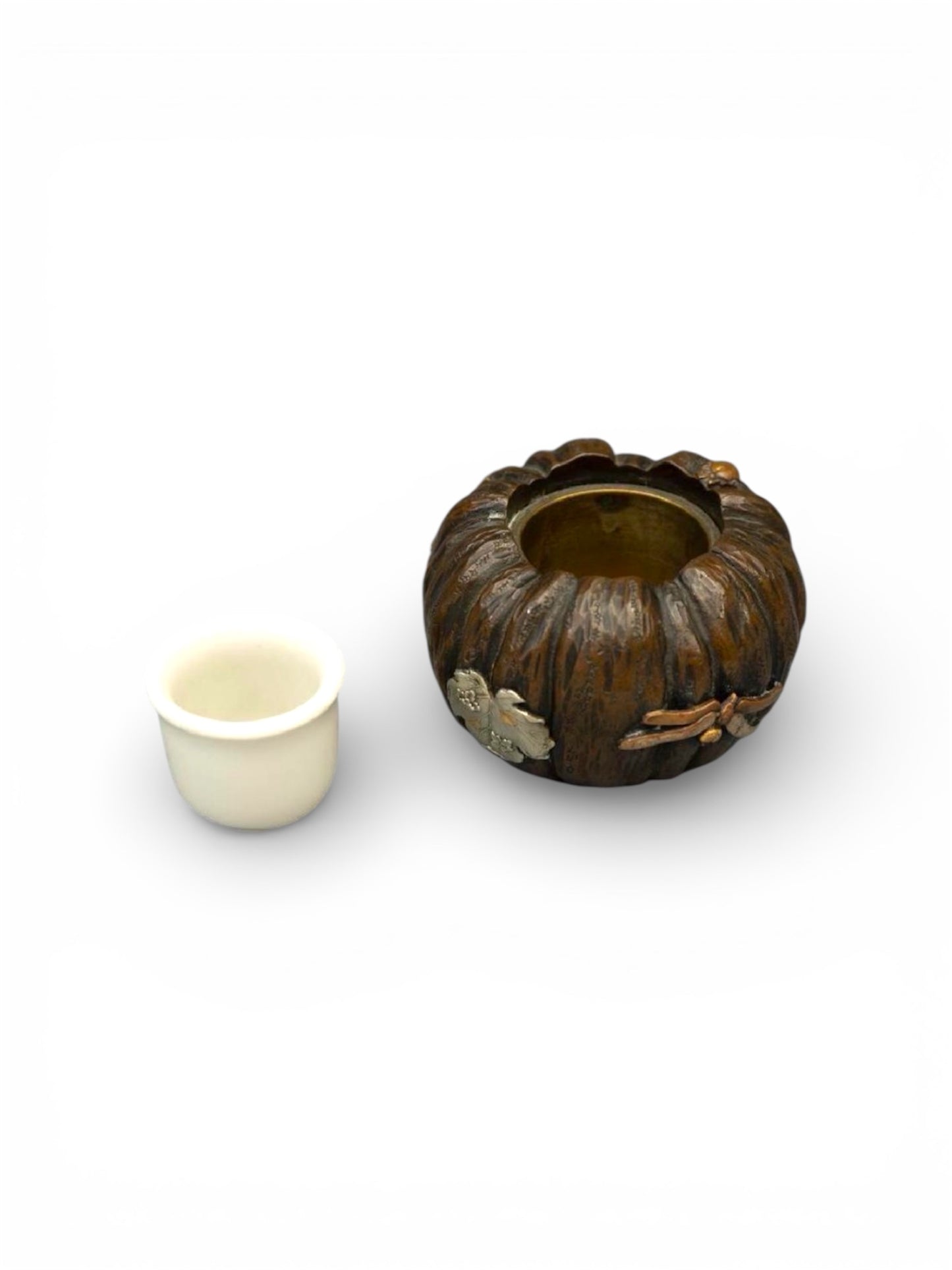 A FINE JAPANESE MIXED-METAL BRONZE INKPOT.Meiji period