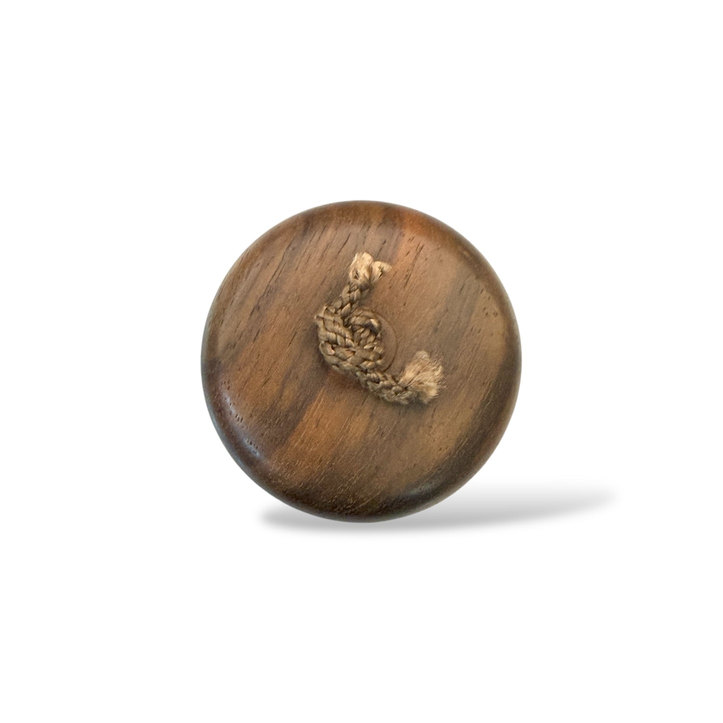 A Fine Antique Japanese Kagamibuta Netsuke
Late Edo – Early Meiji period, 19th century