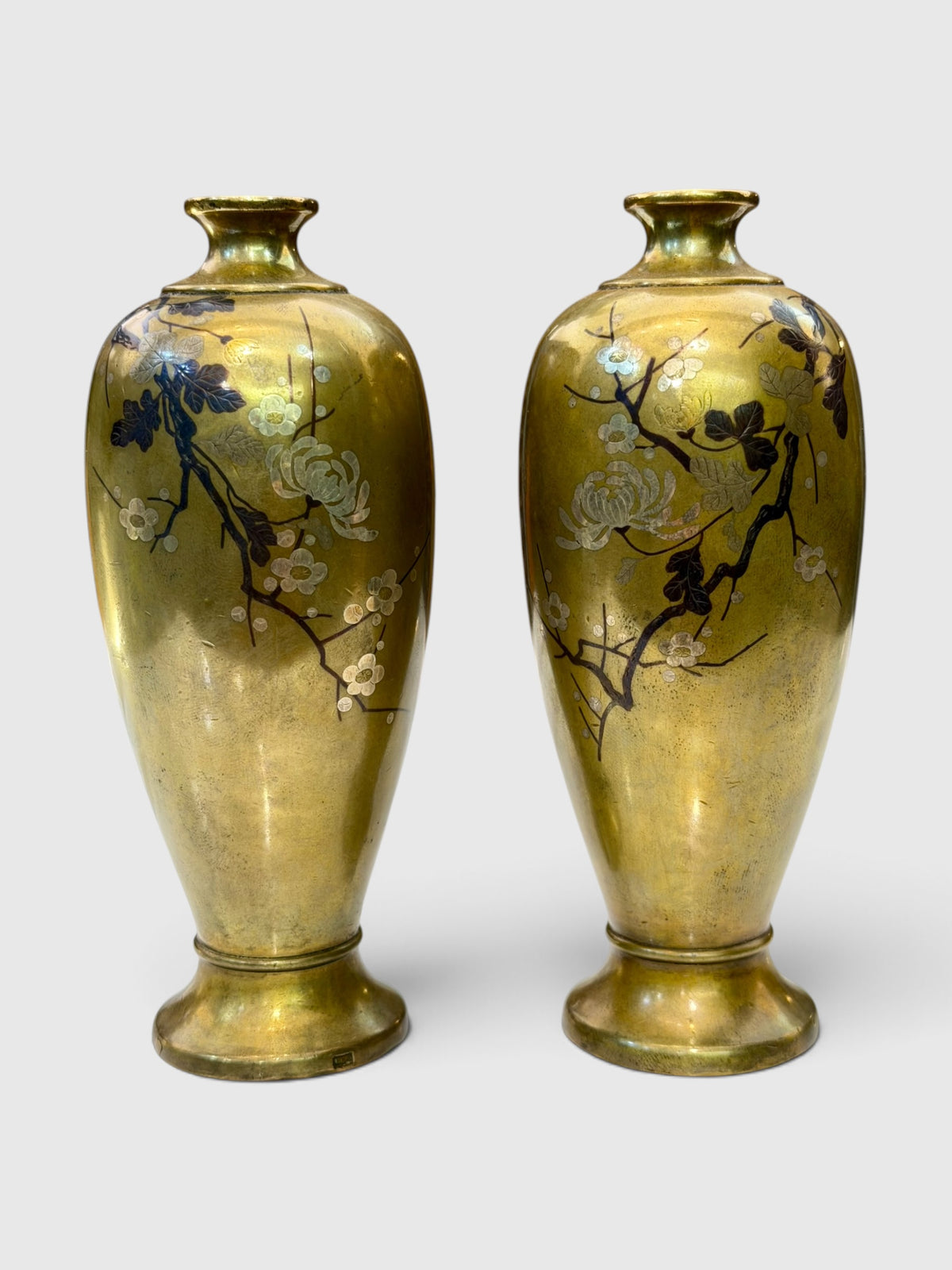 A FINE PAIR OF JAPANESE MIXED-METAL INLAID SENTOKU BRONZE VASES, SIGNED KYOTO KURODA ZŌ, MEIJI PERIOD