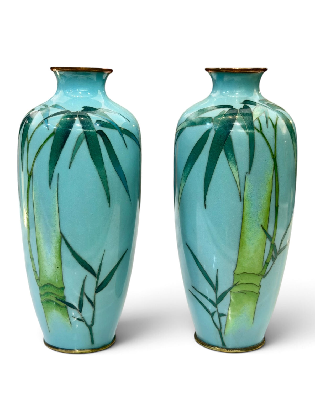 A FINE PAIR OF JAPANESE CLOISONNÉ ENAMEL VASES WITH BAMBOO.Meiji period