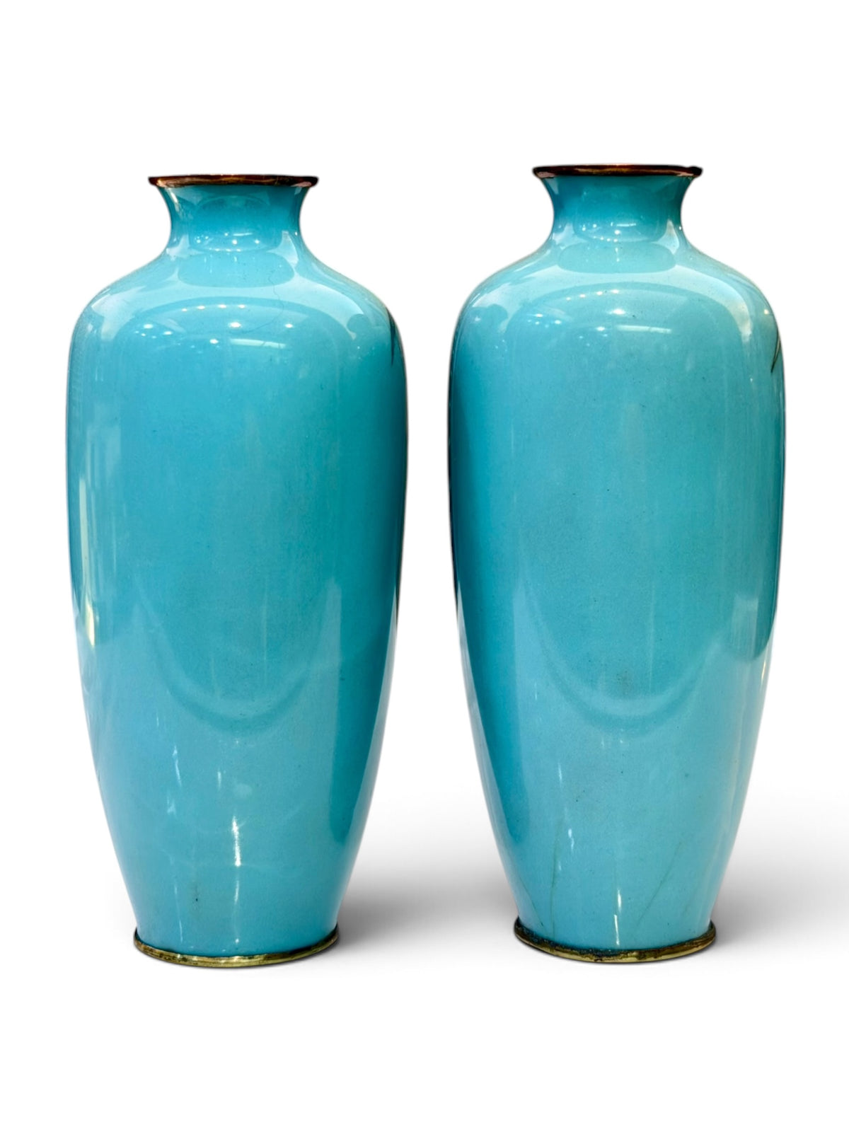 A FINE PAIR OF JAPANESE CLOISONNÉ ENAMEL VASES WITH BAMBOO.Meiji period