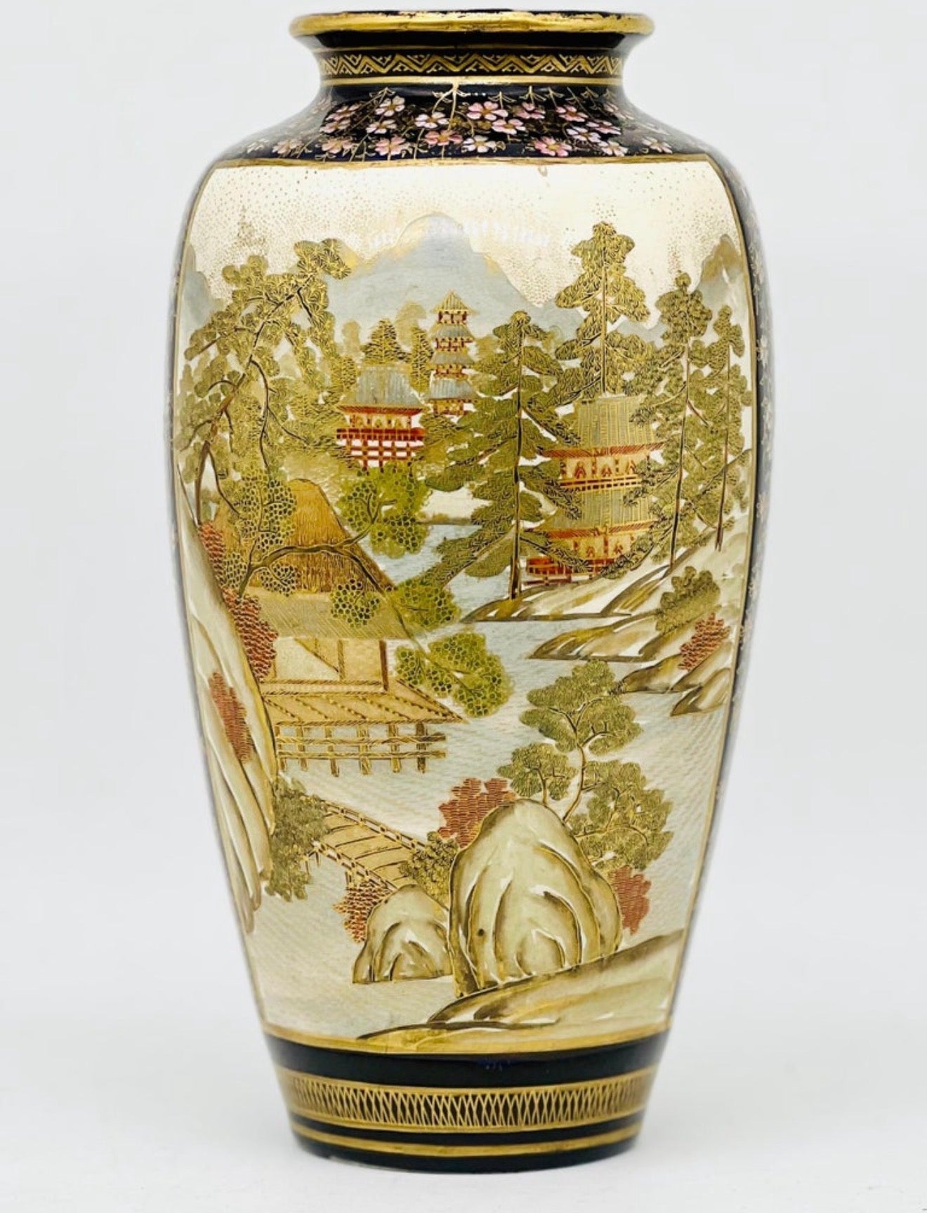 A Fine Japanese Satsuma Vase by Kinkozan.Meiji Period