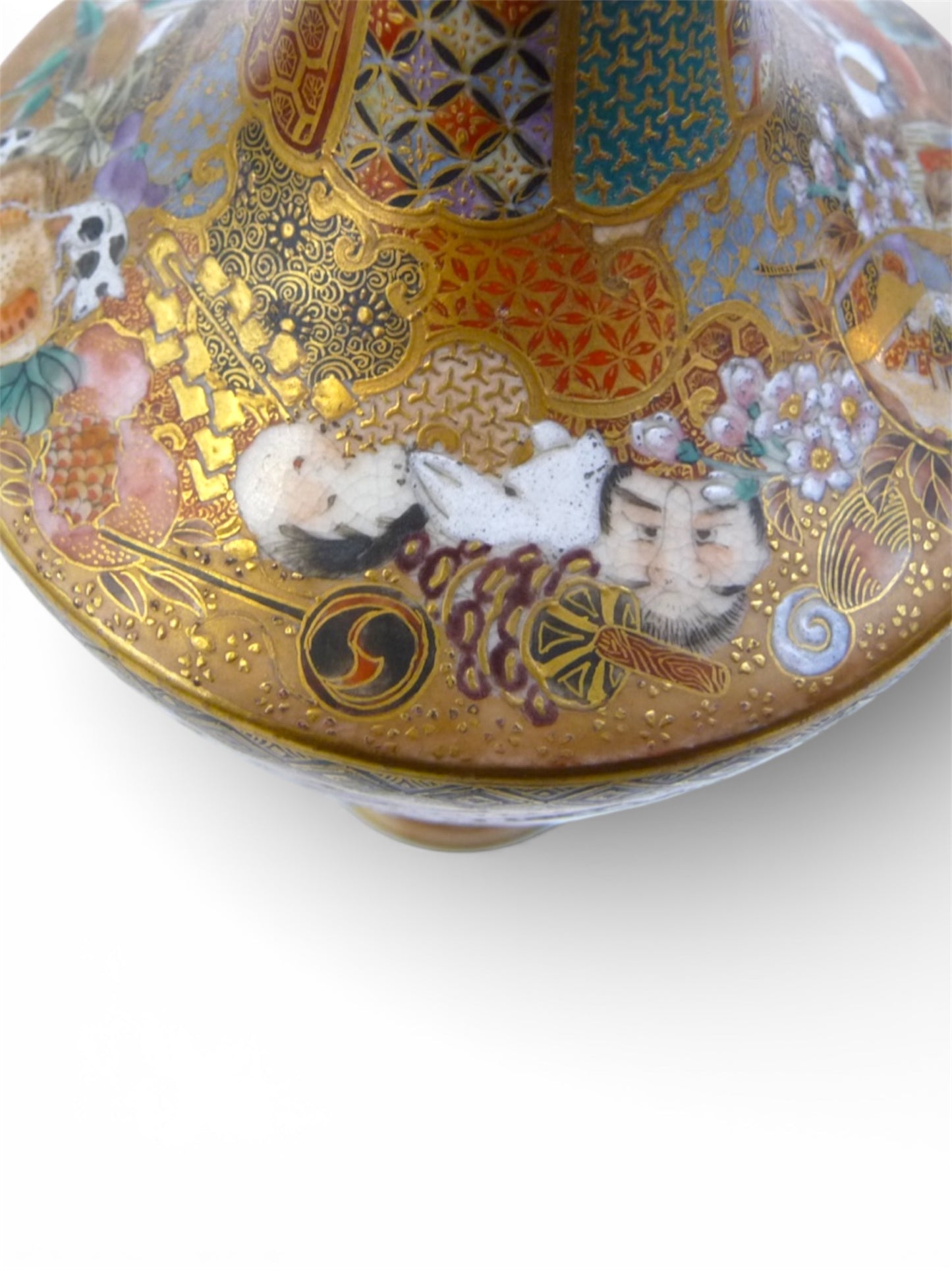 A Fine Pair of Japanese Satsuma Earthenware Vases, Signed Seizan, Meiji Period