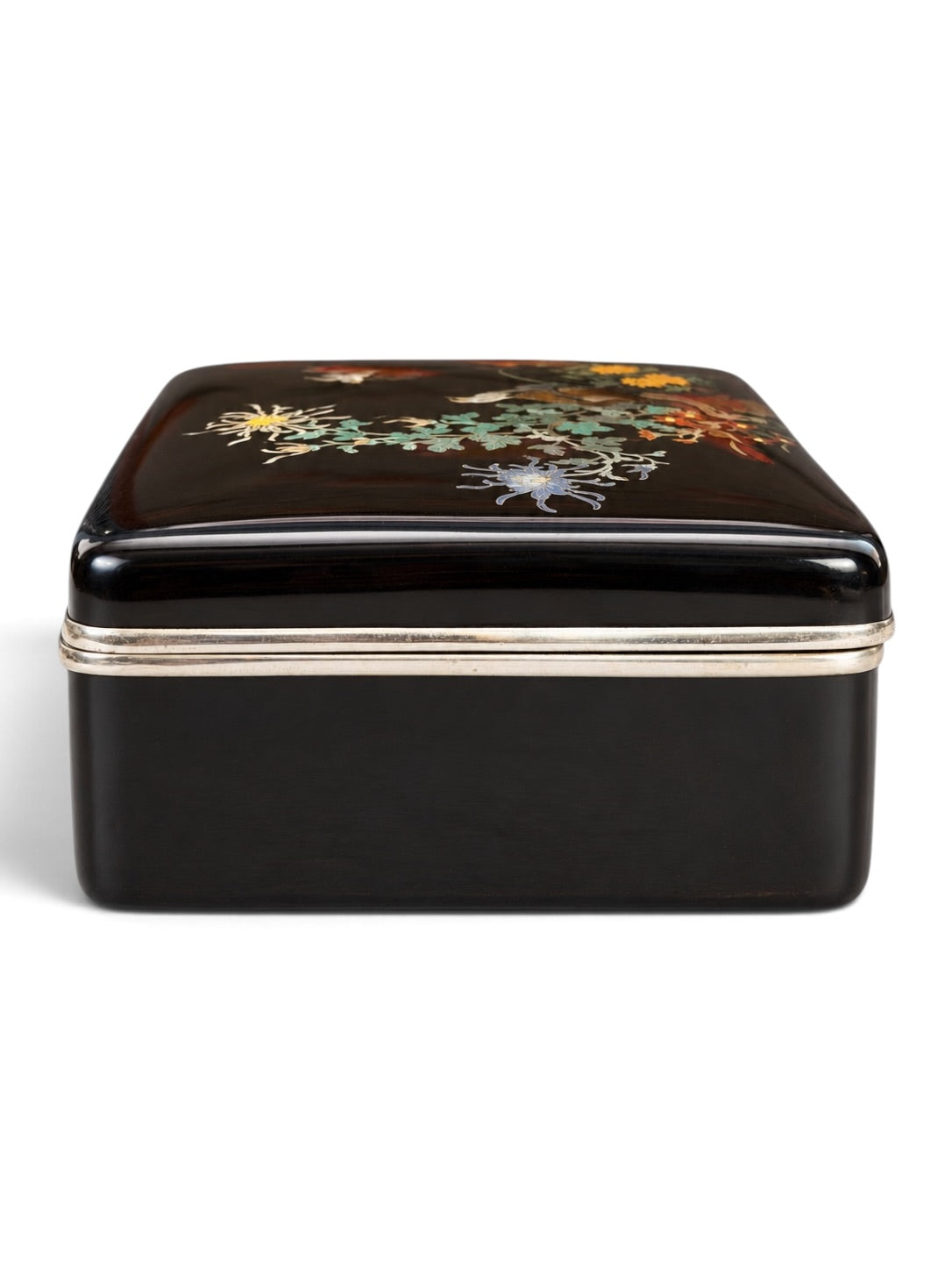 A fine Japanese cloisonné enamel box and cover, in the manner of Hayashi Kodenji

Meiji period (1868–1912)