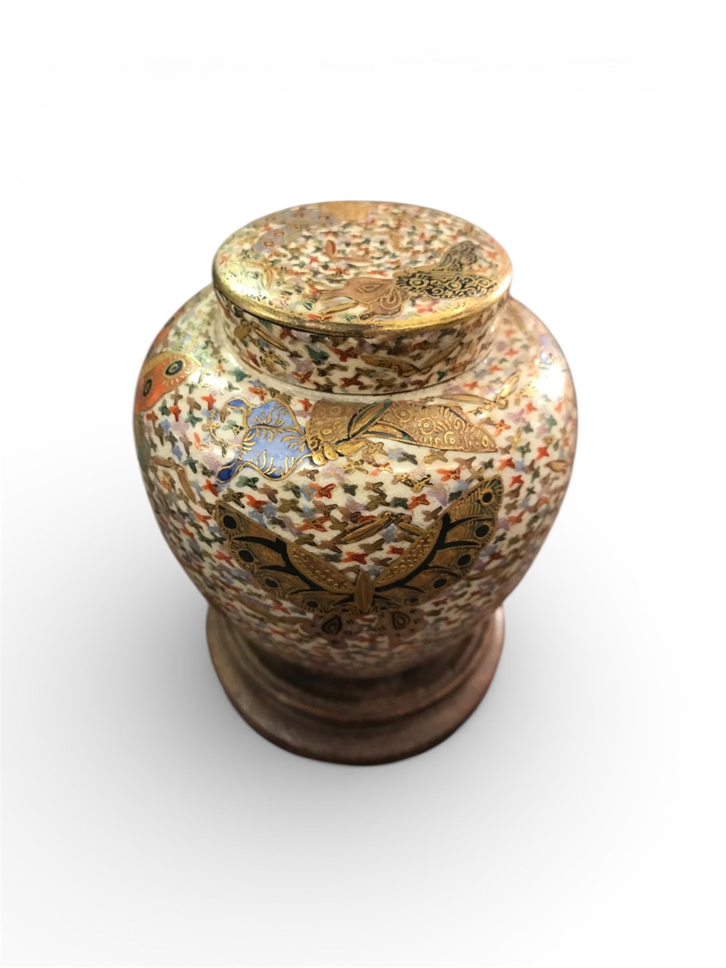 A fine Japanese Satsuma earthenware jar and cover
Meiji period