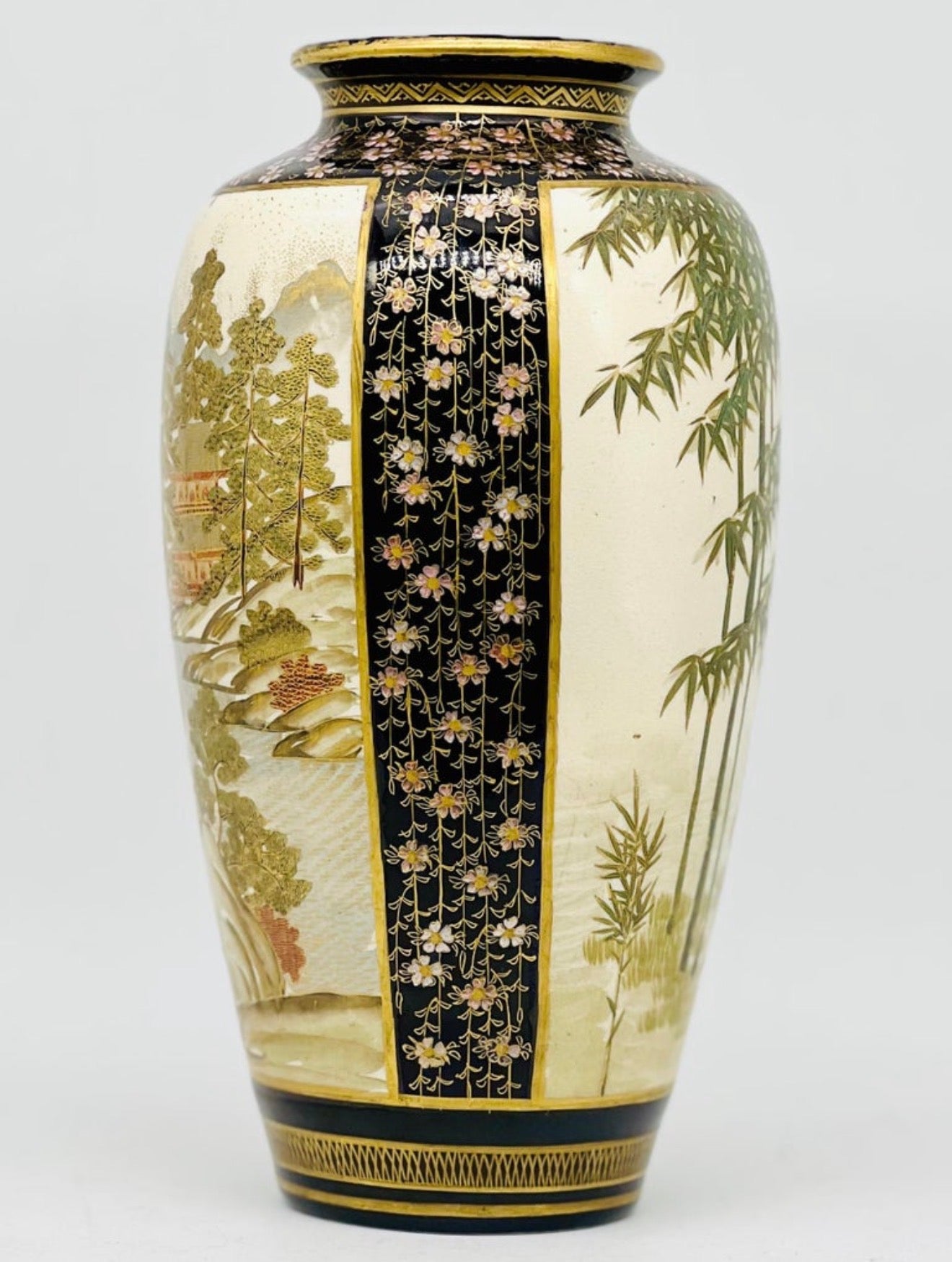 A Fine Japanese Satsuma Vase by Kinkozan.Meiji Period