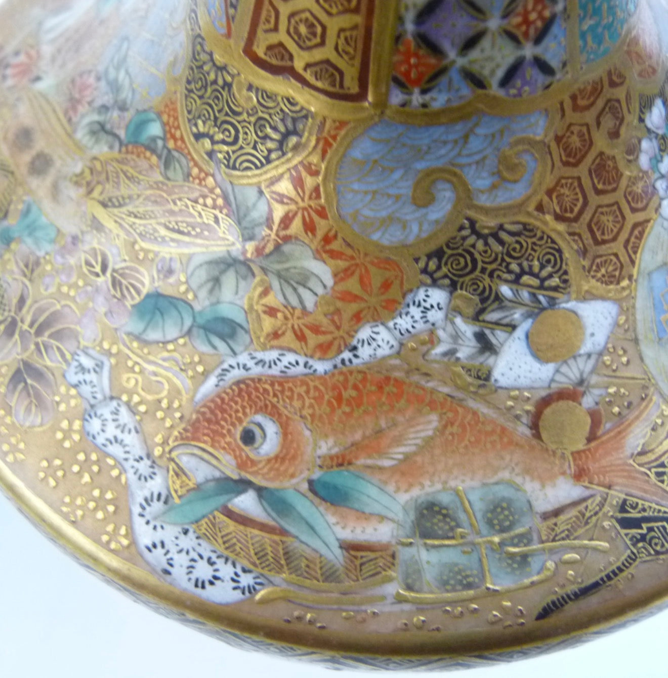 A Fine Pair of Japanese Satsuma Earthenware Vases, Signed Seizan, Meiji Period