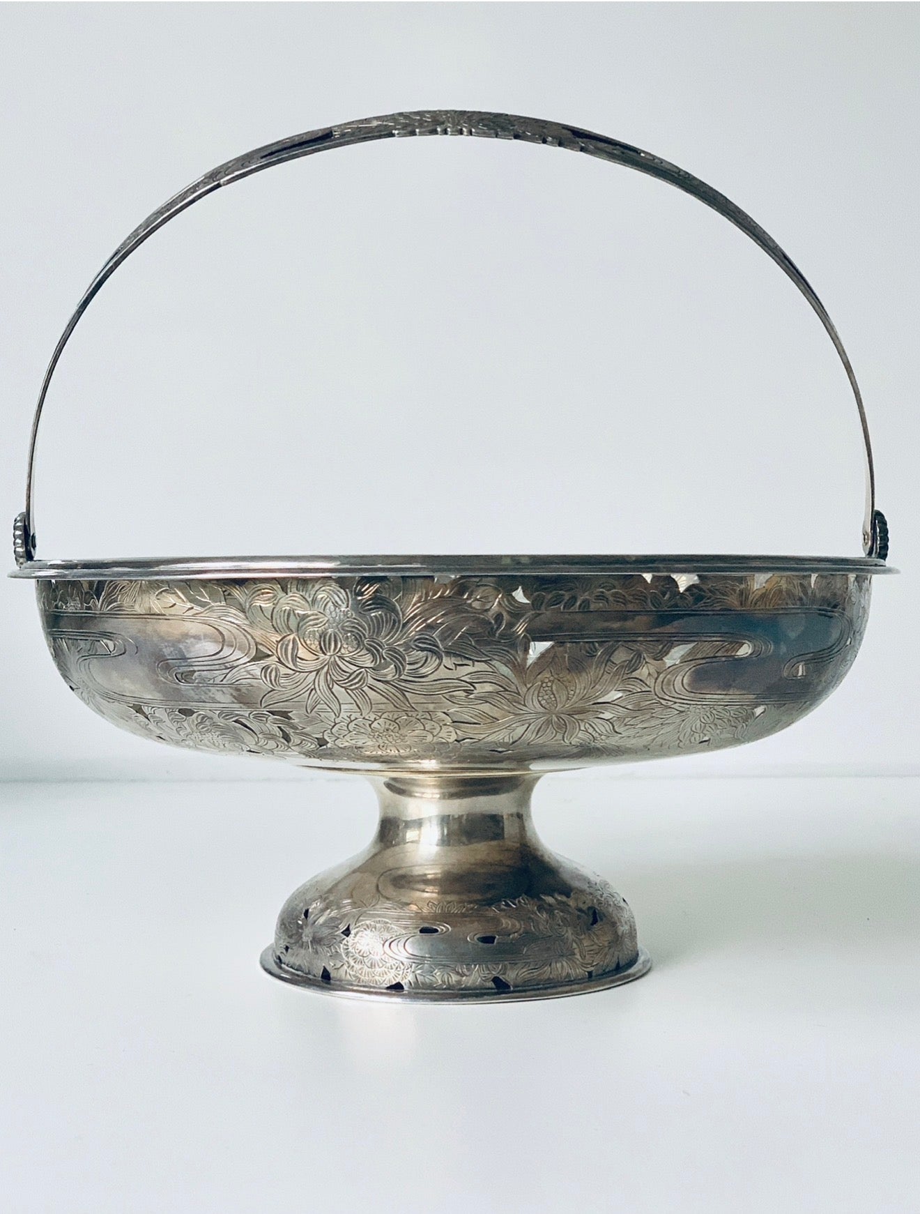 A Fine Japanese Silver Presentation Fruit Bowl with Swing Handle — Tokyo, 1916