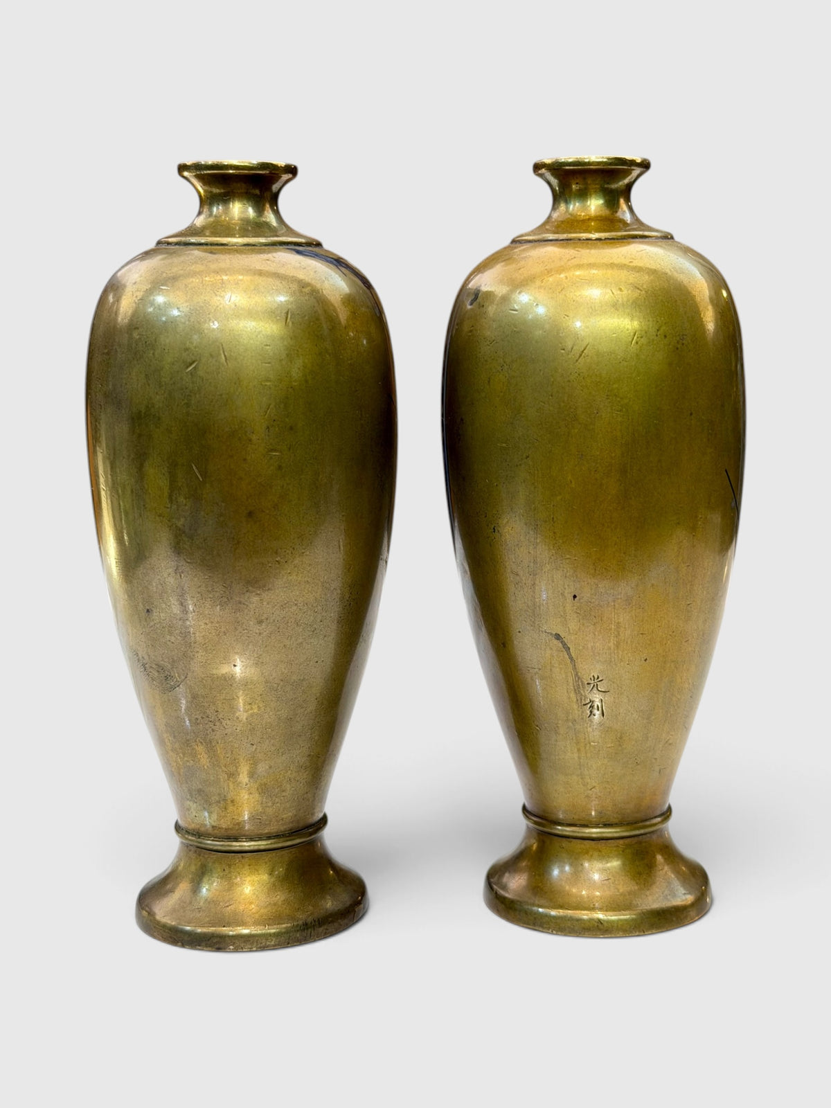 A FINE PAIR OF JAPANESE MIXED-METAL INLAID SENTOKU BRONZE VASES, SIGNED KYOTO KURODA ZŌ, MEIJI PERIOD