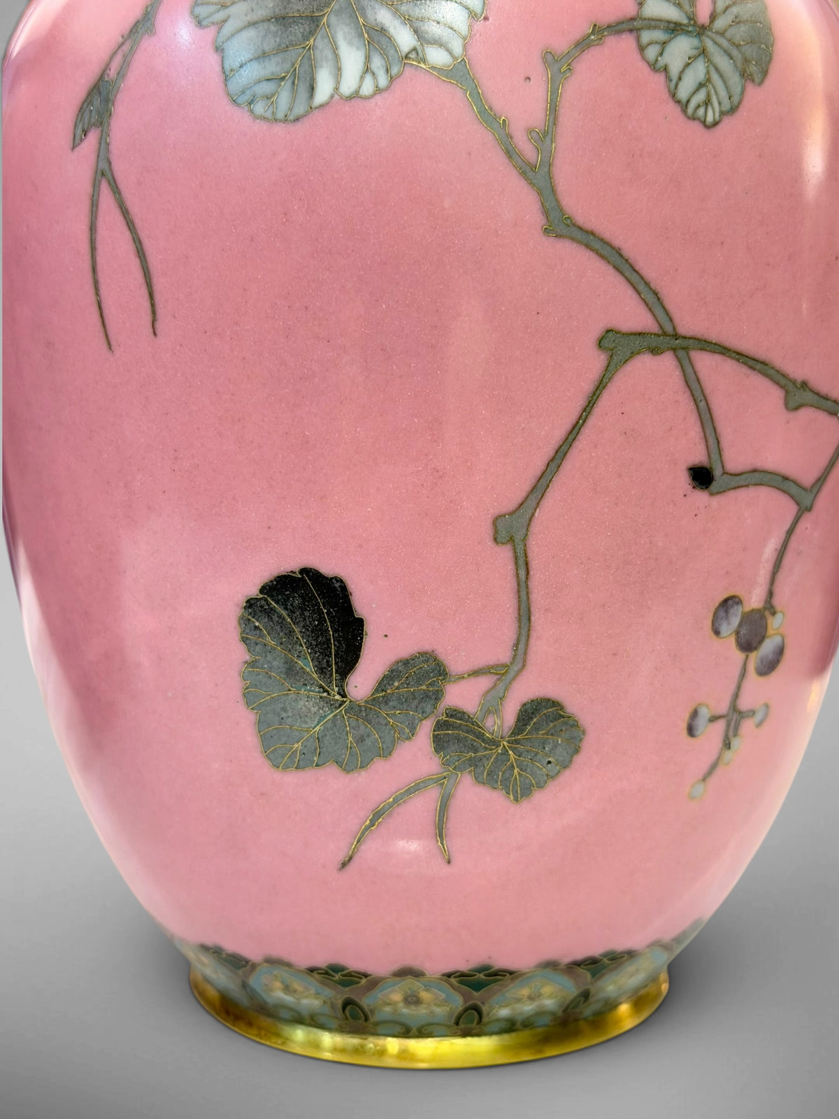 A FINE PAIR OF JAPANESE CLOISONNÉ ENAMEL VASES WITH BIRDS AND GRAPEVINE, IN THE MANNER OF NAMIKAWA SŌSUKE-Meiji period