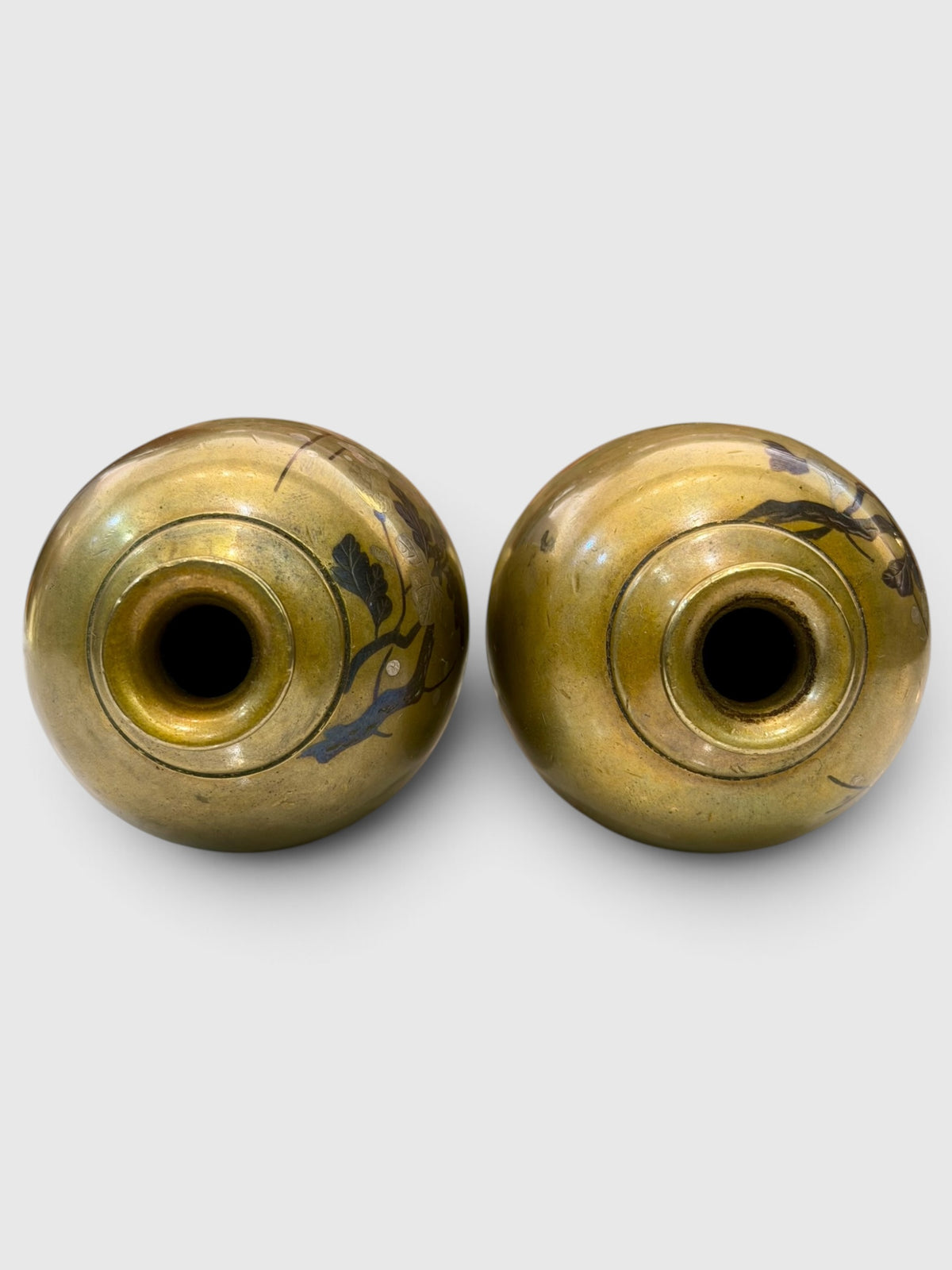 A FINE PAIR OF JAPANESE MIXED-METAL INLAID SENTOKU BRONZE VASES, SIGNED KYOTO KURODA ZŌ, MEIJI PERIOD