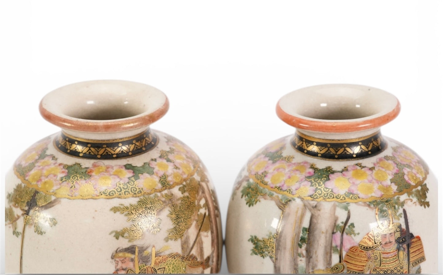 A Fine Pair of Japanese Satsuma vases signed by Choshuzan 長州山.Meiji period.