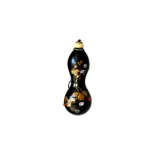 A Fine Lacquer Double-Gourd Netsuke Perfume Container with Maki-e, Mother-of-Pearl and Coral, Edo–Meiji Period