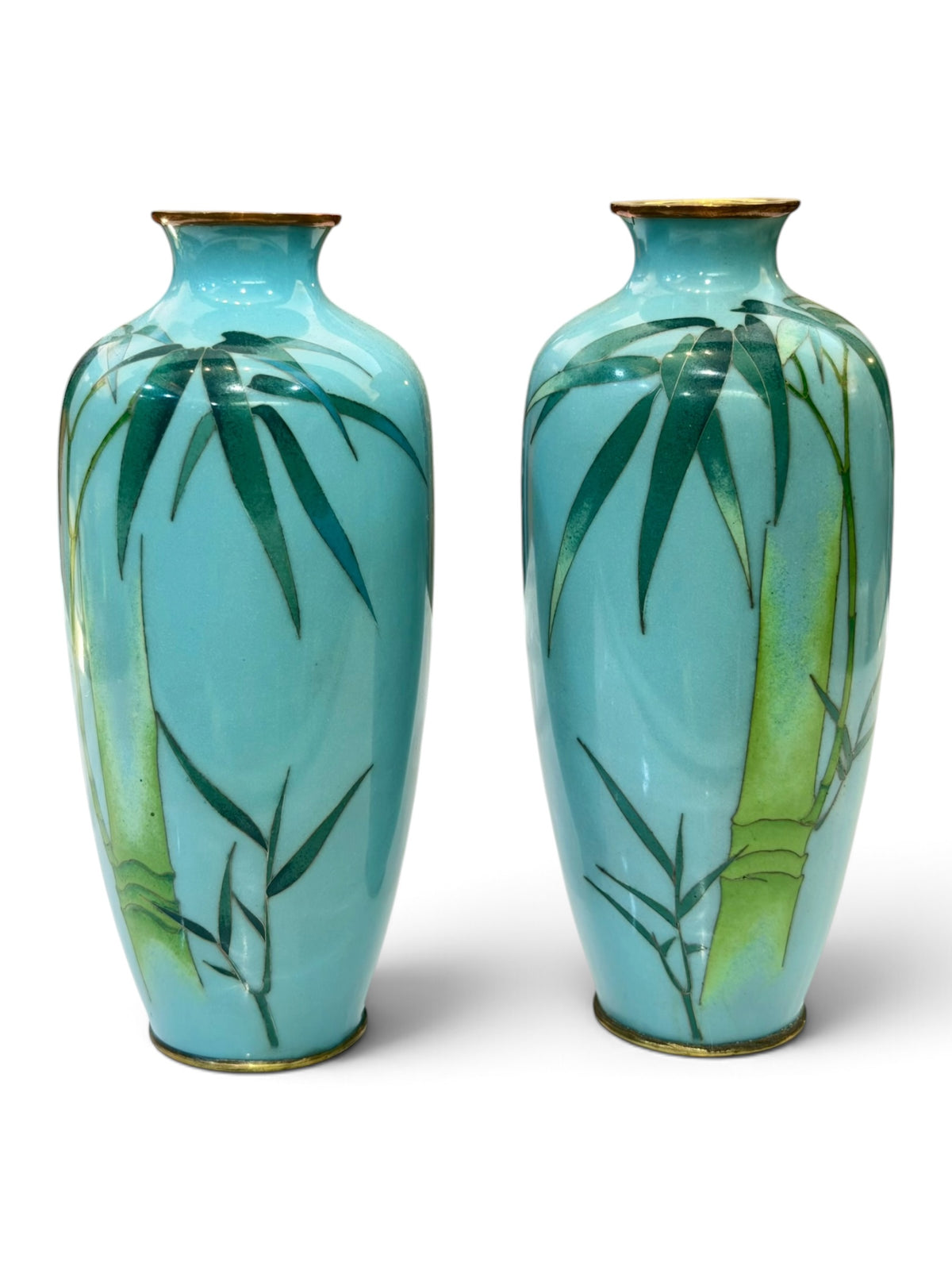 A FINE PAIR OF JAPANESE CLOISONNÉ ENAMEL VASES WITH BAMBOO.Meiji period
