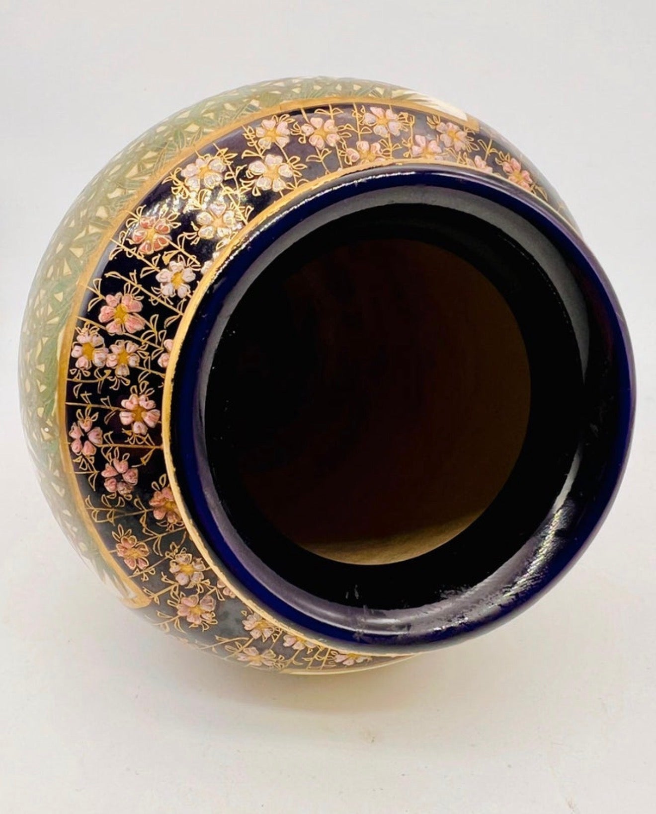 A Fine Japanese Satsuma Vase by Kinkozan.Meiji Period