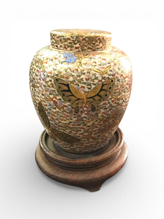 A fine Japanese Satsuma earthenware jar and cover
Meiji period