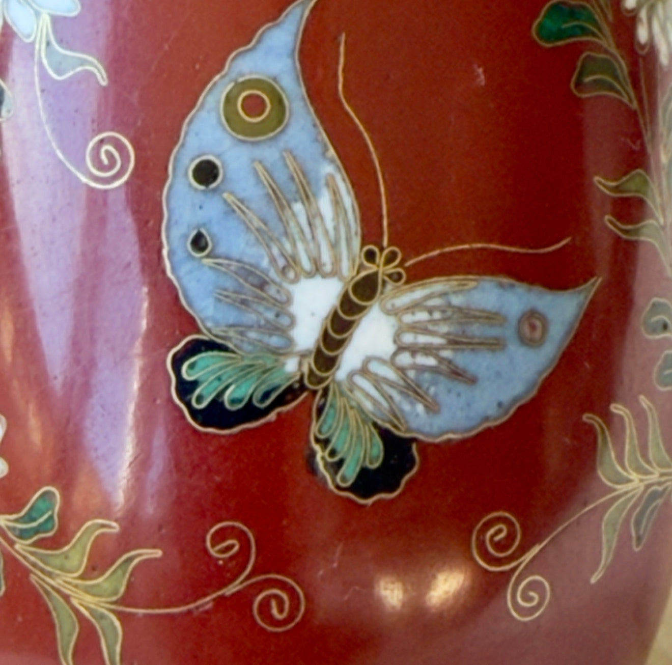 A Fine Japanese Cloisonné Enamel Cabinet Vase in the Manner of Kyoto Shibata.Meiji Period