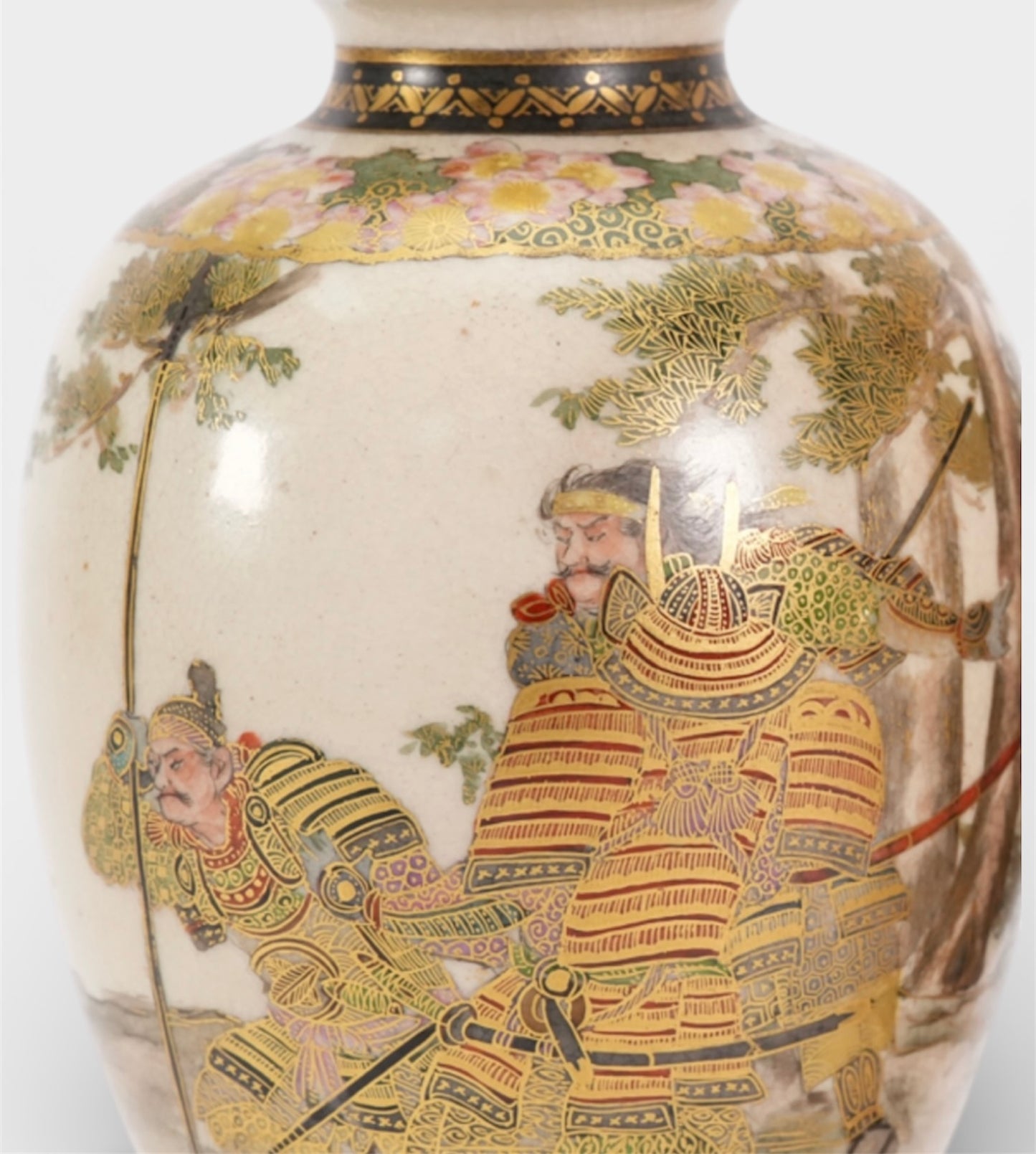 A Fine Pair of Japanese Satsuma vases signed by Choshuzan 長州山.Meiji period.