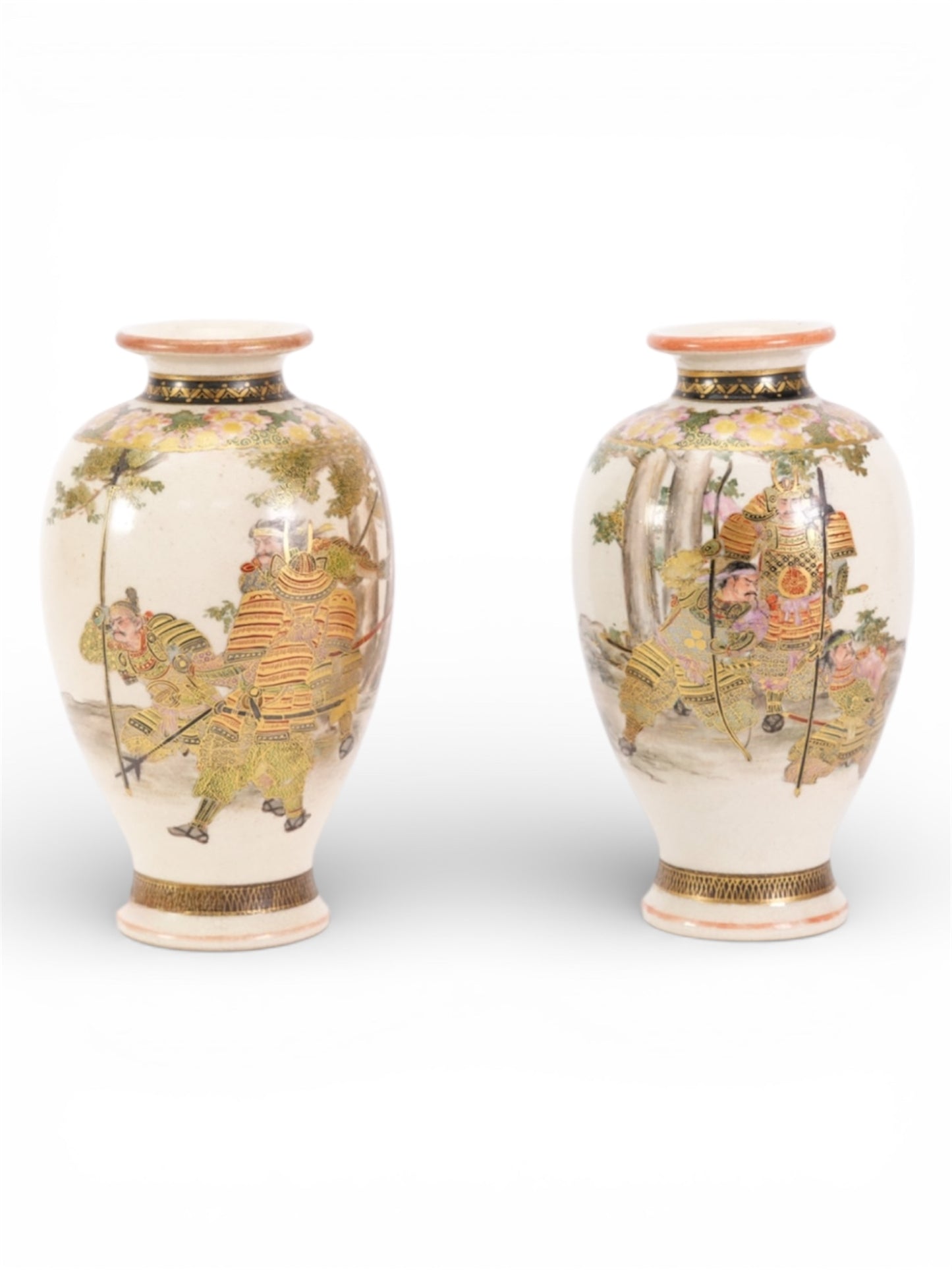 A Fine Pair of Japanese Satsuma vases signed by Choshuzan 長州山.Meiji period.