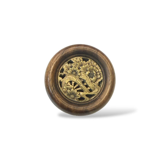 A Fine Antique Japanese Kagamibuta Netsuke
Late Edo – Early Meiji period, 19th century