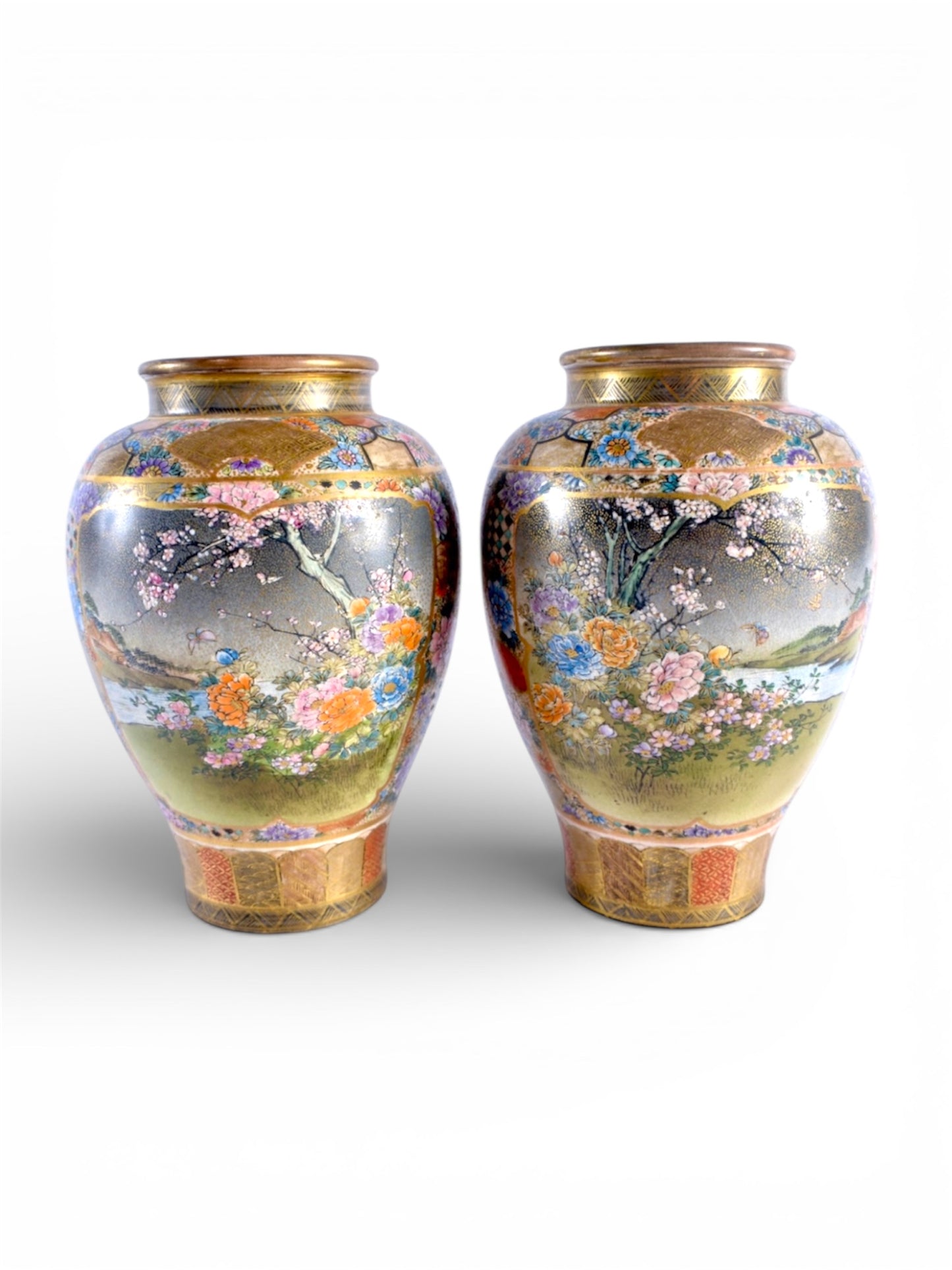 A Fine Pair of Japanese Satsuma Vases By Shōzan. Meiji period