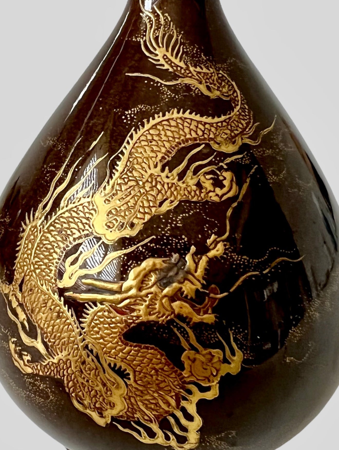 An Exceptional Satsuma Miniature Pear-Shaped Single-Stem Vase By Kinkōzan, Meiji era