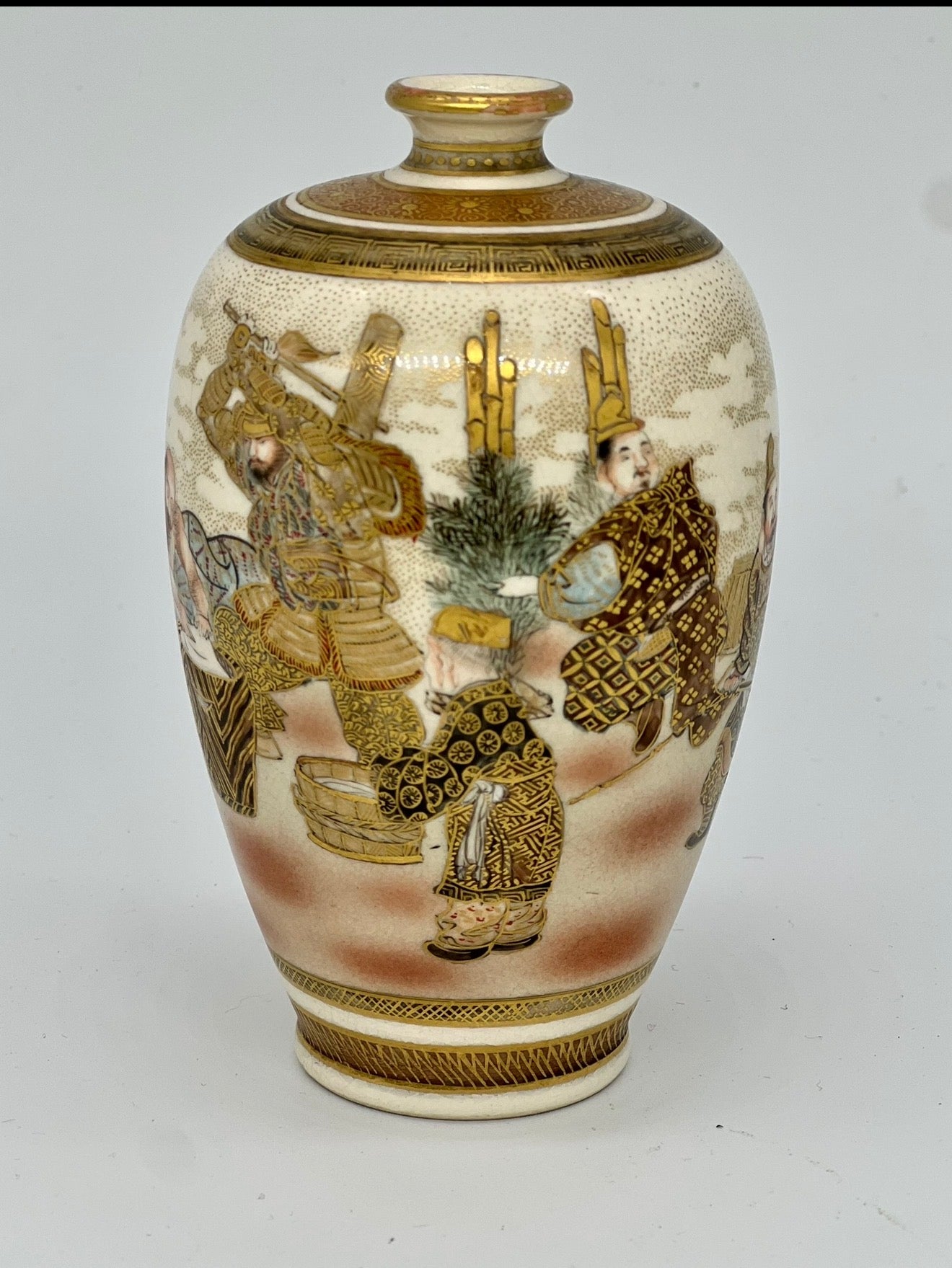 A Fine Satsuma Small Ovoid Vase by Dōzan, Meiji Era (Late 19th Century)