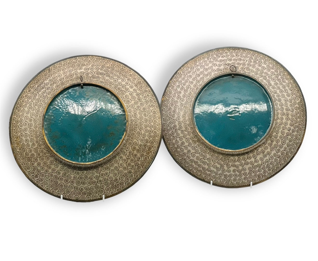 A Rare Pair of Japanese Cloisonné Chargers with White Cranes Meiji Period, Late 19th Century