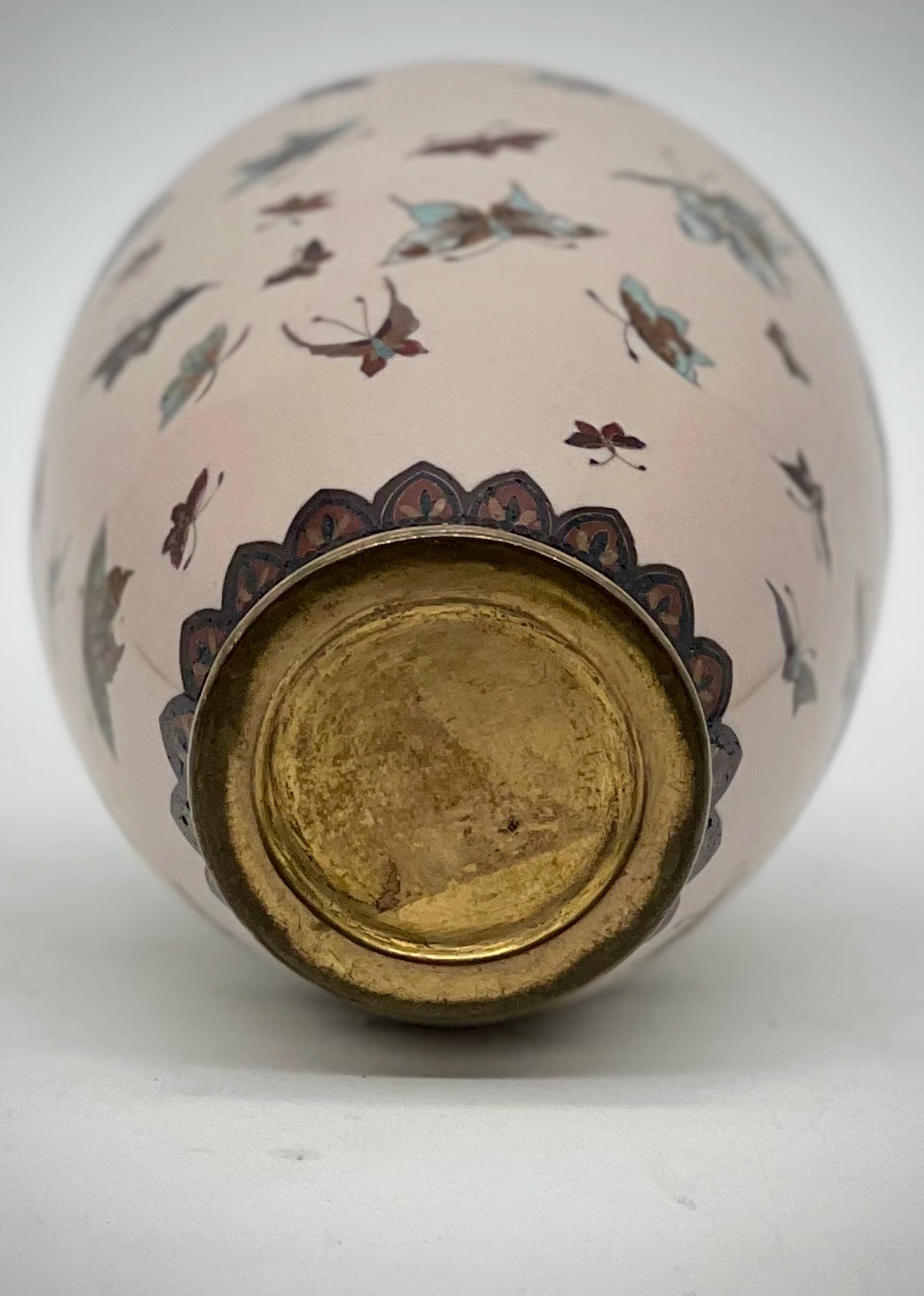 A Exceptional Japanese cloisonne enamel butterfly vase.