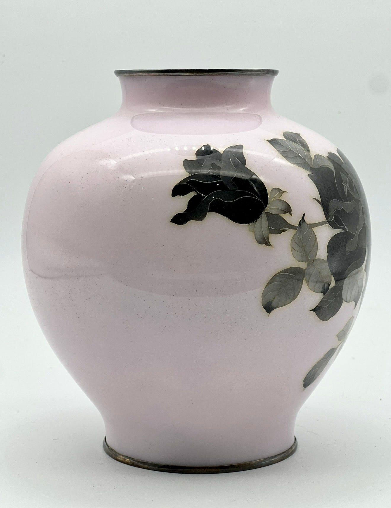 A FINE ANTIQUE JAPANESE CLOISONNE ENAMEL VASE BY ANDO