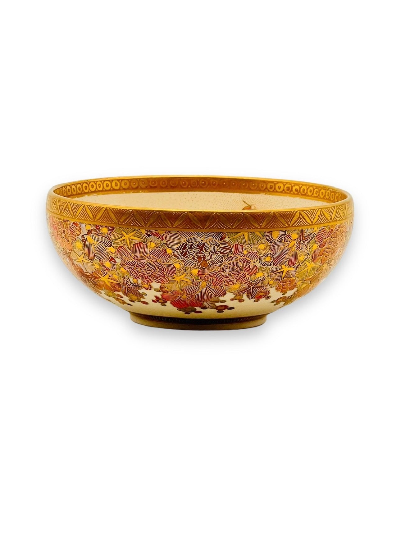 A Finely Painted Japanese Satsuma Earthenware Bowl. Signed Kinkōzan .Meiji period