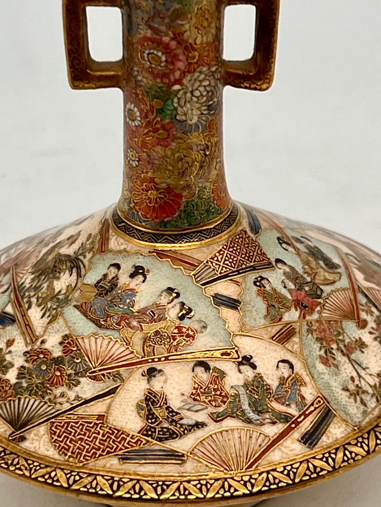 A Fine Japanese Satsuma Vase.Meiji Period -Signed by Yozan.