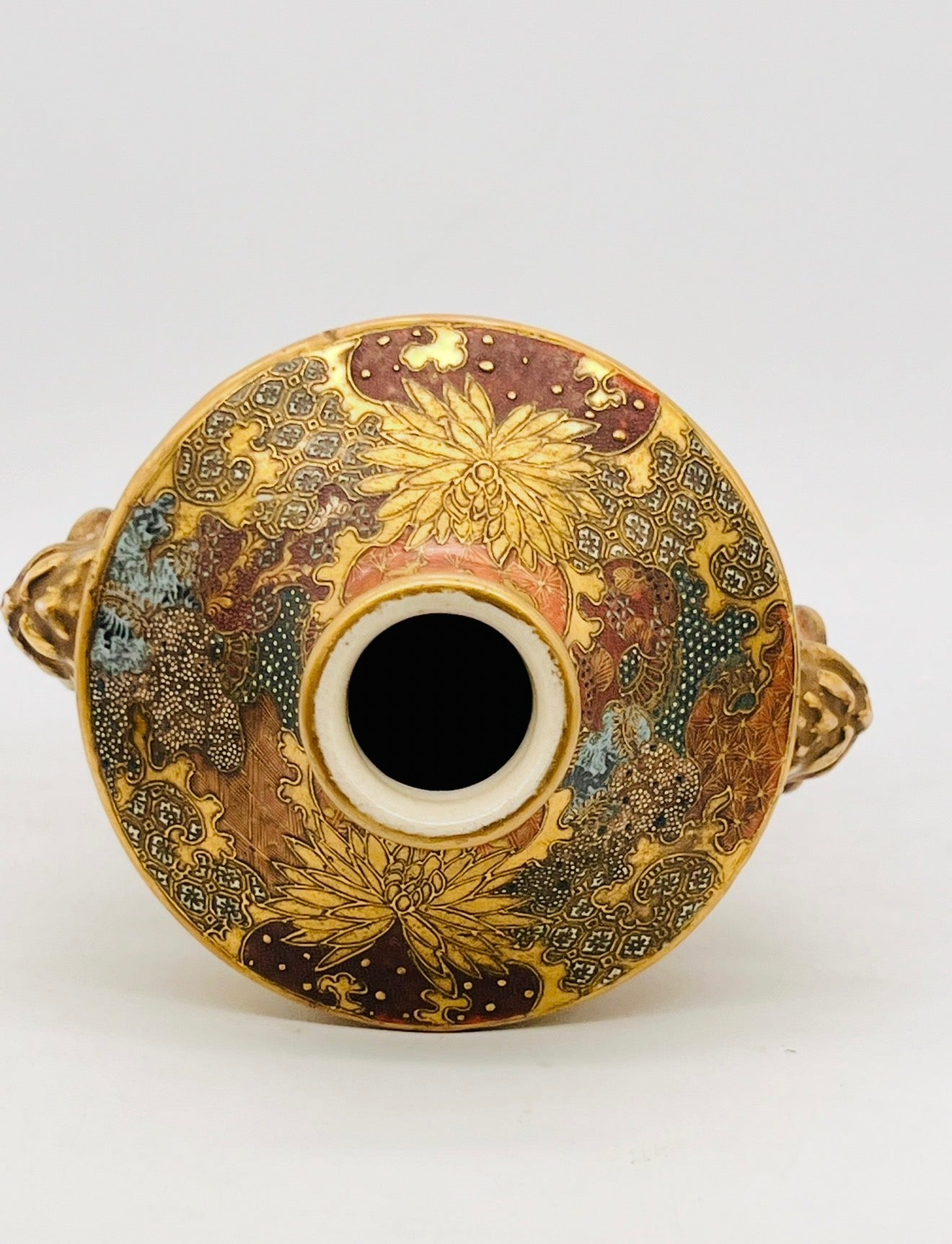 A Fine and Elaborately Decorated Japanese Satsuma Vase.Meiji Period